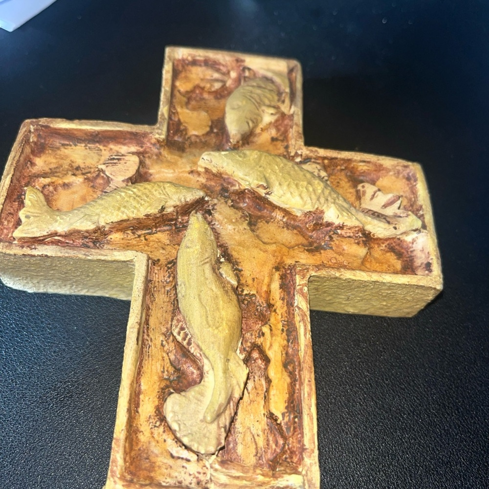 VINTAGE OLIVE WOOD HAND CARVED ALL PLAQUE CHRISTIAN FISHES 6X5